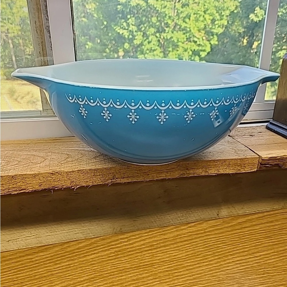 Vintage Pyrex Cinderella Bowl Snowflake Blue #444 4 Quart